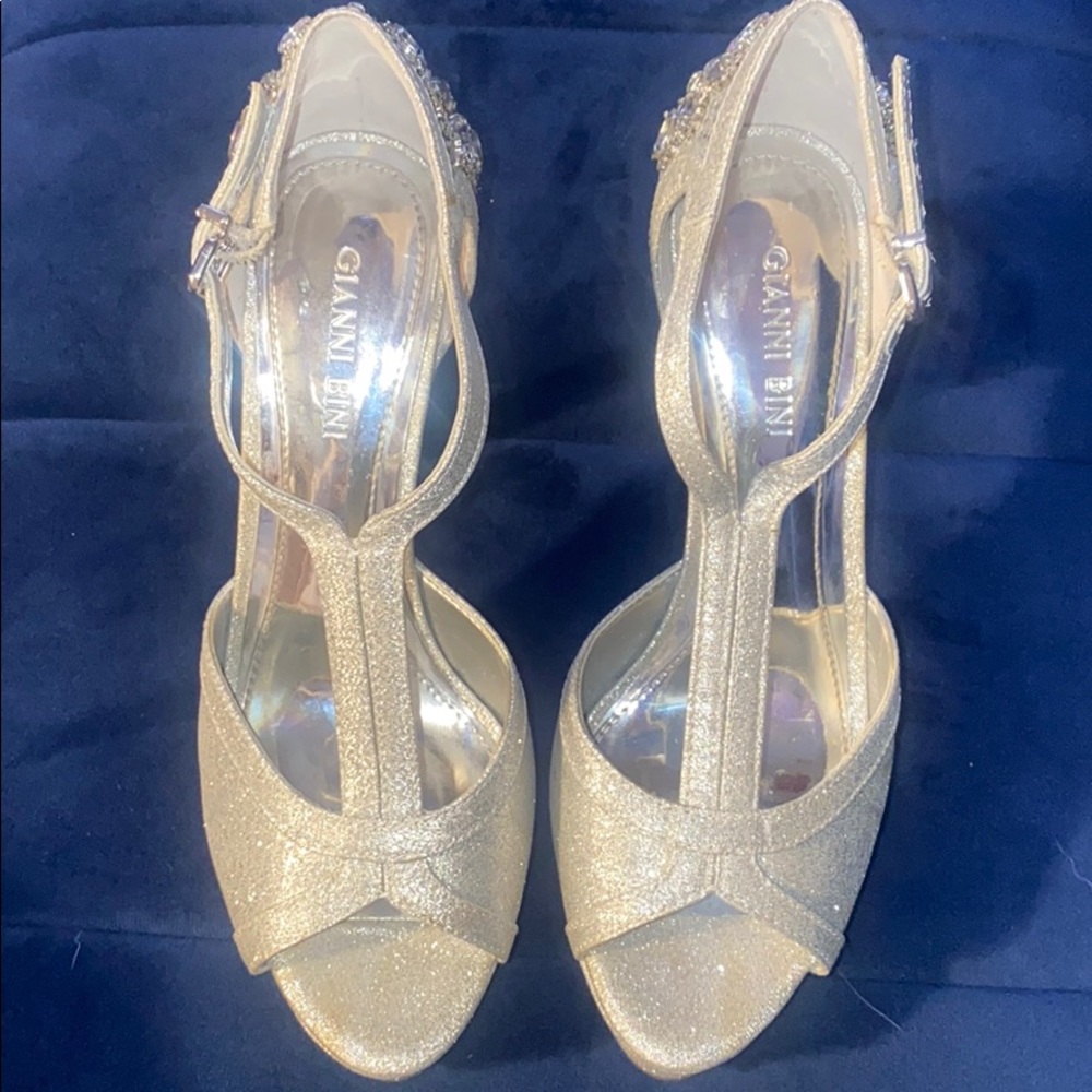 6.5 Gianni Bini silver jewled heel
